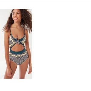 UO One piece